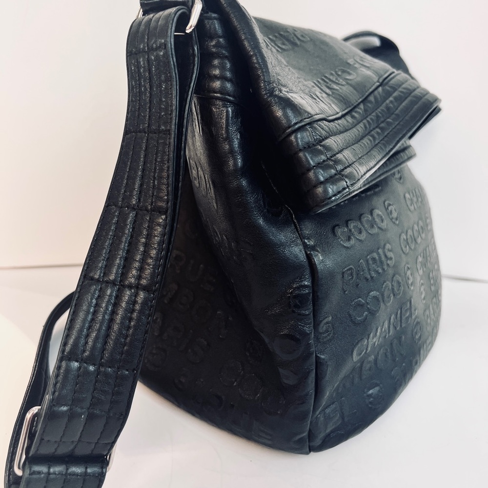 CHANEL Black Hobo Bag - Picture 4 of 11